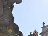 Скульптуры Титанов, ворота, через которые доберотесь до Пражского Града
